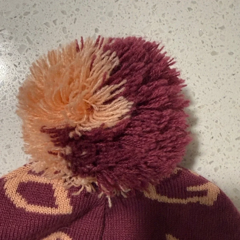 BCBGeneration Womens Knit Logo‎ Beanie Pom Pom Burgundy Peach NWT